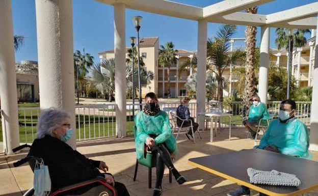 El IMAS suspende todas las visitas de familiares a las residencias de mayores desde este miércoles