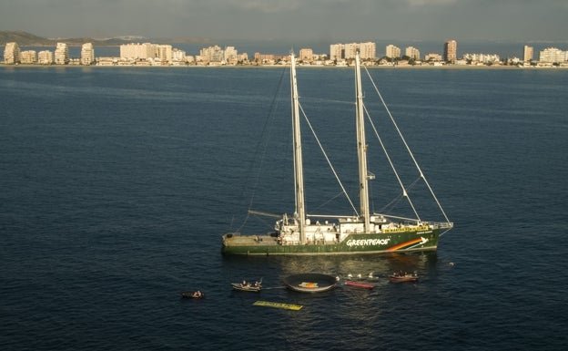 Greenpeace: «El ecocidio del Mar Menor no habría sido posible sin la tolerancia de la Administración»