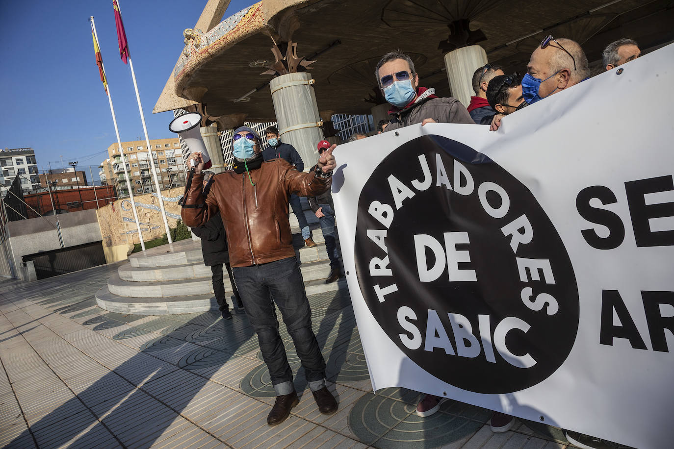 Protesta de trabajadores de la planta de Sabic de La Aljorra