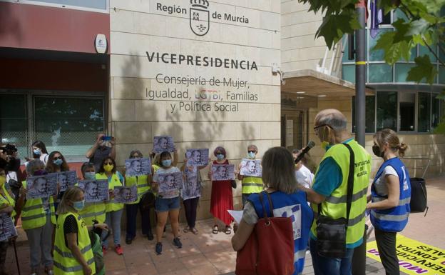 Las residencias de mayores acuerdan movilizaciones contra Política Social