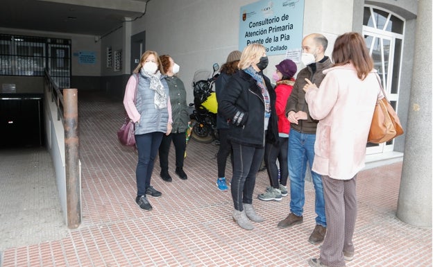 Vecinos de Tiata en Lorca reclaman un «servicio digno» en el consultorio médico de Puente de la Pía