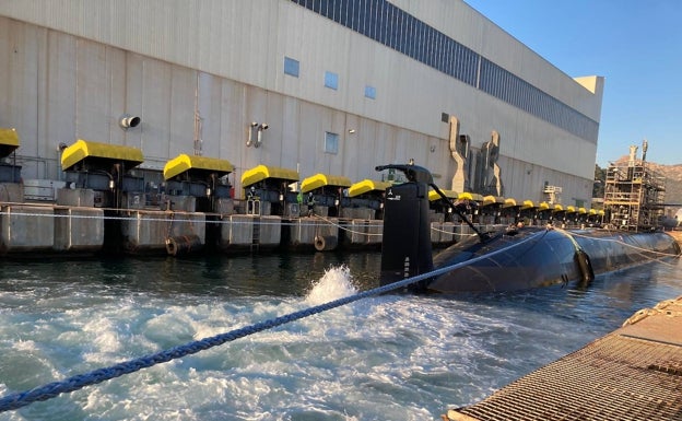 El submarino S-81 supera con éxito la prueba de amarras en Cartagena