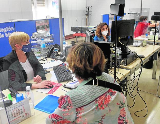 La Administración regional dará equipos informáticos a los funcionarios que teletrabajen