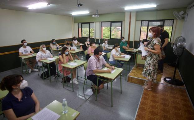 Educación recorta 340 plazas de la oferta de maestro «para evitar el efecto llamada»