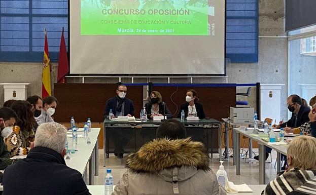 Los sindicatos denuncian el perjuicio para los interinos y algunos solicitan el nuevo modelo