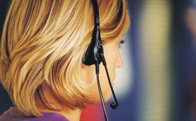 Cuidado con lo que dices mientras esperas a que te atienda un teleoperador