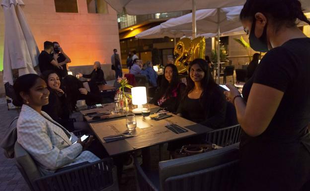 Cenar tarde aumenta el riesgo de diabetes en el 50% de la población por una variante genética