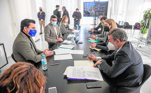 Luengo acusa al Ministerio de «ignorar» a la UE por no asistir a los foros del Mar Menor