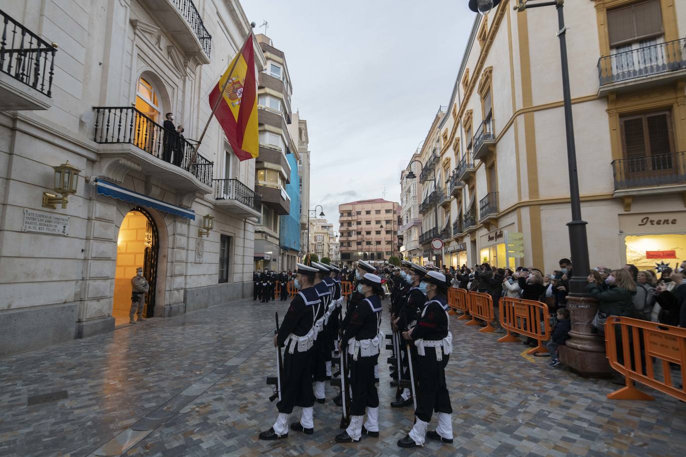 Primer arriado de Bandera del año en Capitanía General de Cartagena