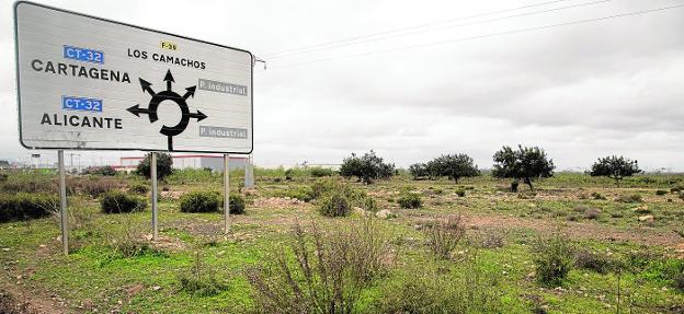 Nuevos retrasos en la ZAL de Cartagena «desesperan» a los empresarios y «ahuyentan» a los inversores