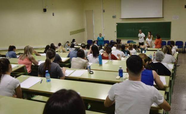 Así es el reparto de las plazas por especialidad que propone Educación para las oposiciones a docente en la Región de Murcia