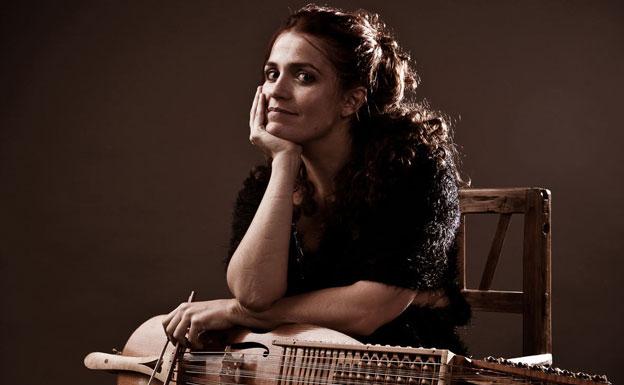 Ana Alcaide: Un recorrido multicultural