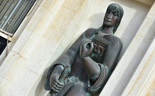 La Audiencia de Murcia juzga hoy a una red que explotaba sexualmente a jóvenes 'trans'