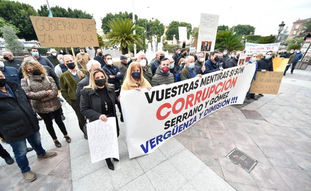 Expedientan al pedáneo popular de Zarandona por estar presente en una protesta contra Serrano en horario laboral