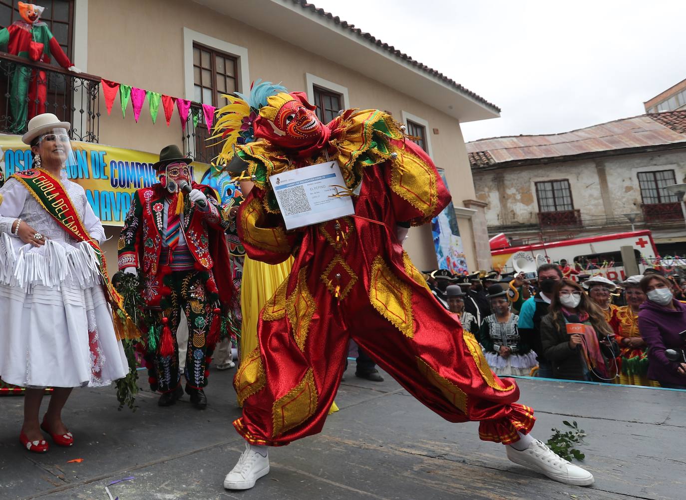 Un beso y una vacuna para el Pepino
