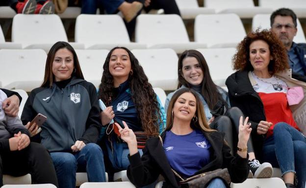 La grada se anima otra vez