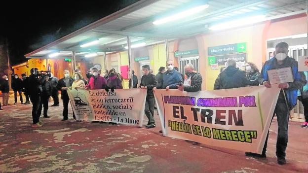 Murcia apoya la lucha por el tren de Hellín