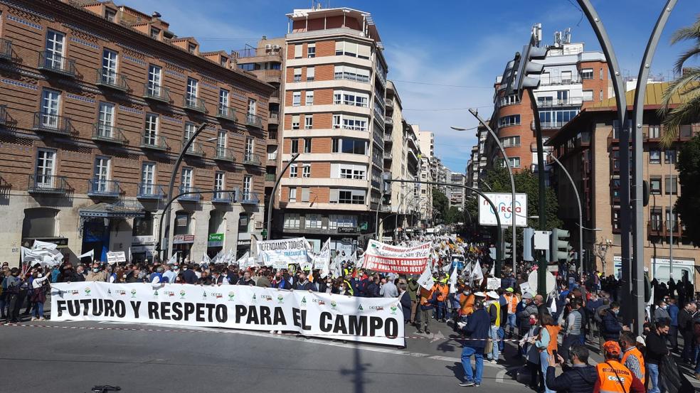 Así hemos contado en directo la manifestación del campo en Murcia