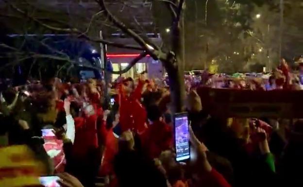 Pasión y color en el recibimiento del UCAM antes de la semifinal