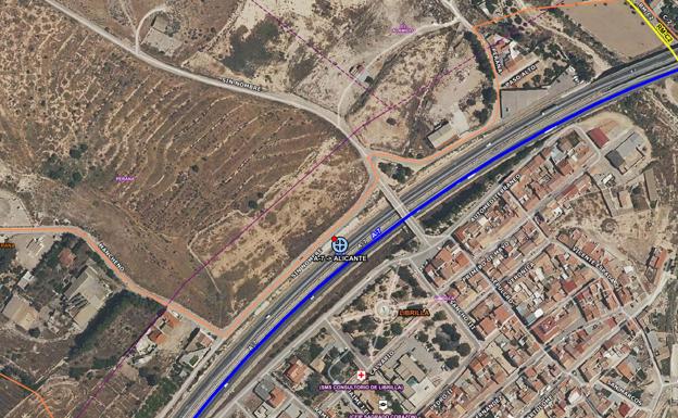 Herido un camionero al volcar su vehículo en la A-7 a la altura de Librilla