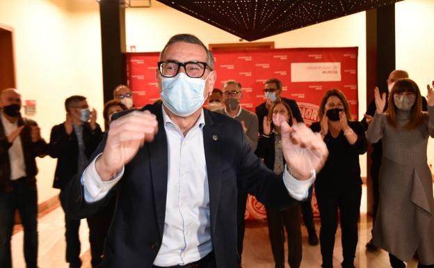 José Luján logra el 67% de los apoyos y renueva por cuatro años más en el Rectorado de la UMU