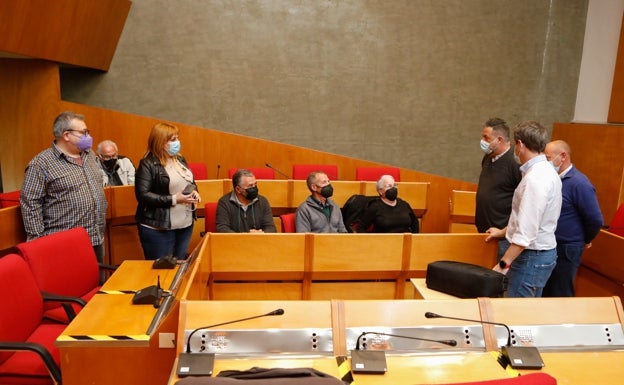 Las reclamaciones de los vecinos de Lorca afectados por granjas intensivas de porcino llegarán a Europa