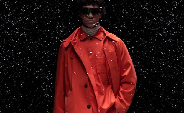 Carlota Barrera se desliza por la pasarela londinense