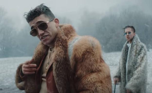 El murciano Jaime Lorente se vuelve 'Guapo y loco' en su nueva canción con el rapero Natos