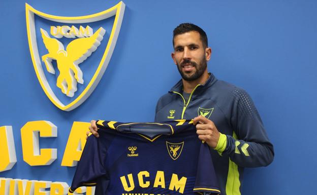 Tekio, con 135 partidos, ya es el jugador que más veces ha vestido la camiseta del UCAM