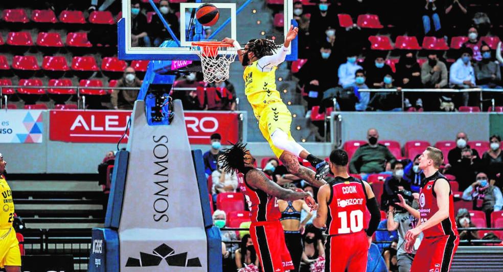 Marzo cargado para el equipo de moda