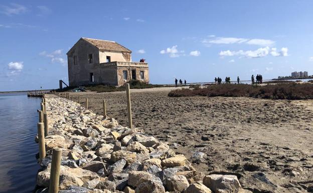 Concluye la primera fase del proyecto de recuperación del arte de pesca tradicional en la Encañizada del Ventorrillo