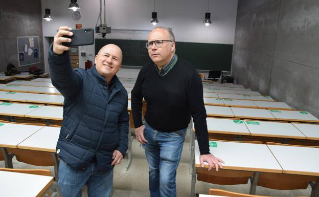 El youtuber 'Julioprofe' desvela en la UPCT el secreto para triunfar en la red enseñando Matemáticas