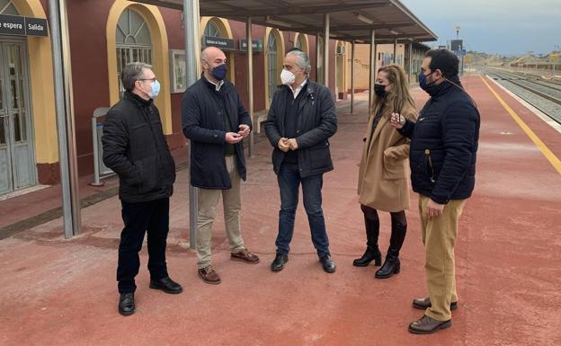 Concejales del PP de Cieza y Hellín se unen para exigir más trenes en la línea Cartagena y Chinchilla