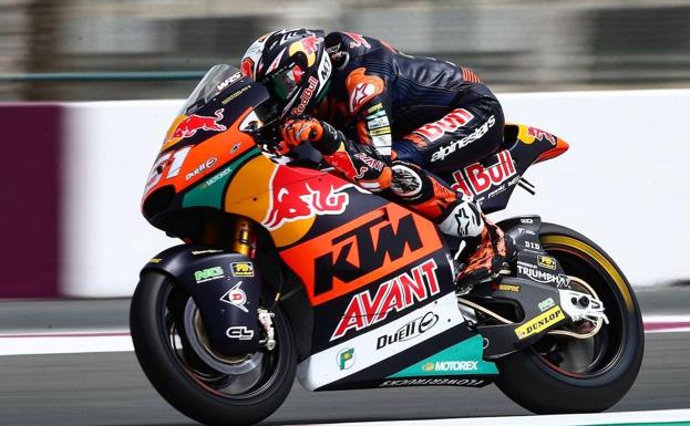 Pedro Acosta remonta en Losail y puntúa en su debut en Moto2