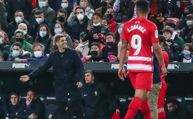 Robert Moreno, destituido como técnico del Granada; Rubén Torrecilla, el sustituto