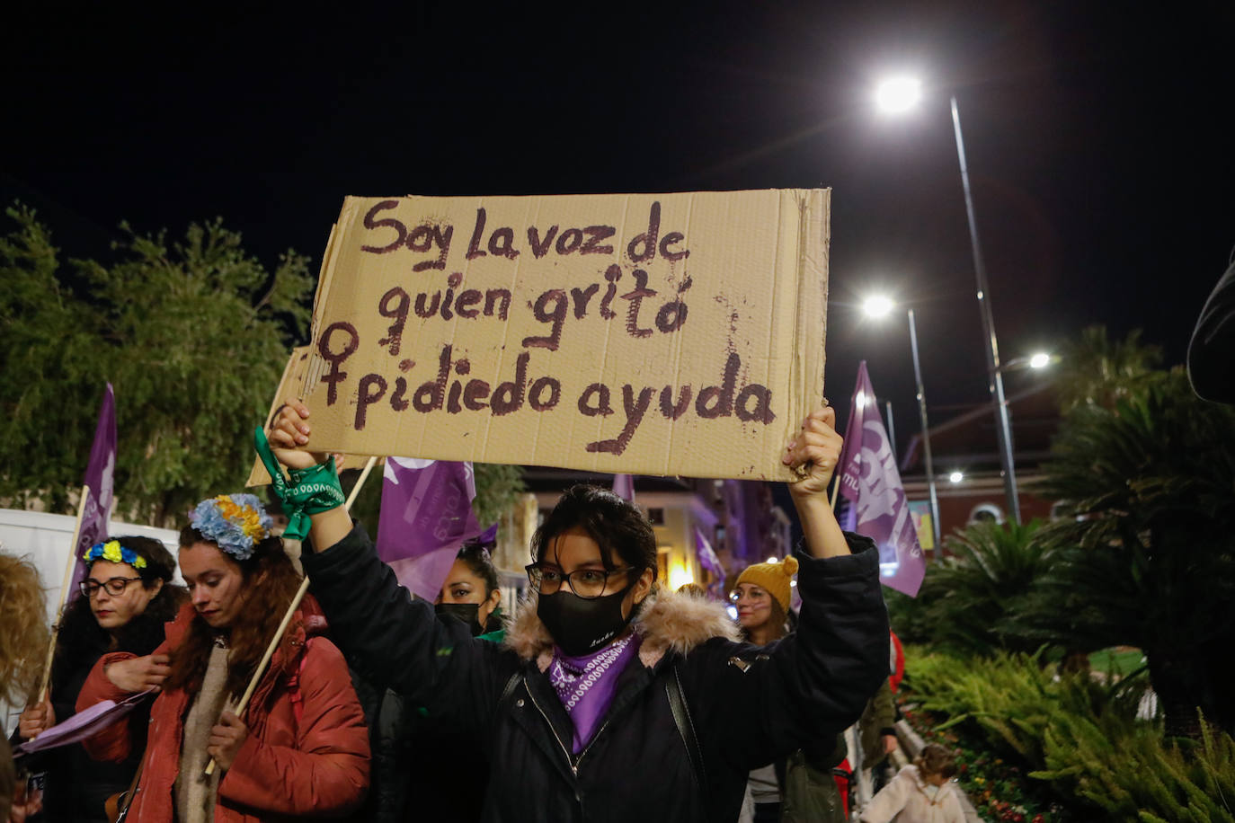 La marcha del 8M en Lorca, en imágenes
