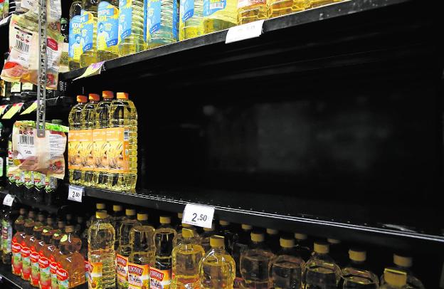 La guerra empieza a agotar el aceite de girasol en los supermercados de la Región