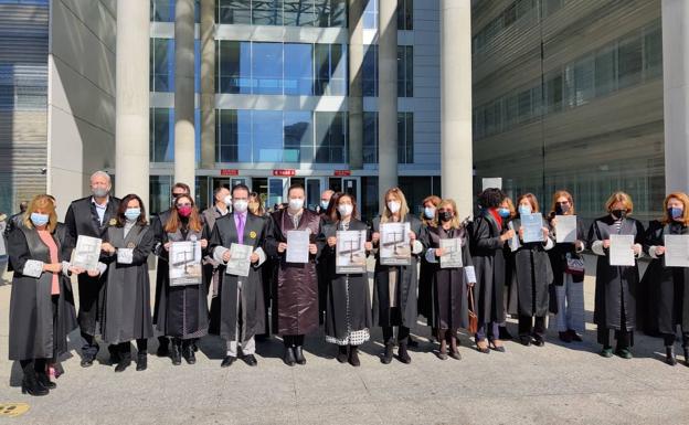 Un 78,3% de los letrados de la administración de justicia de la Región se suman a un nuevo paro