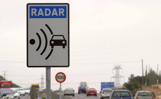 Descubre las ubicaciones exactas de los radares «invisibles» de la DGT instalados en las carreteras de España