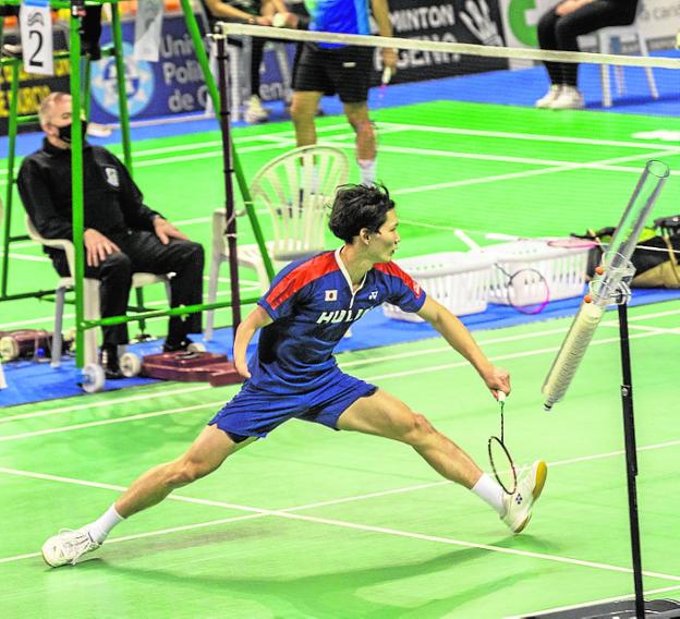 Miles de 'volantes' vuelan en el Palacio