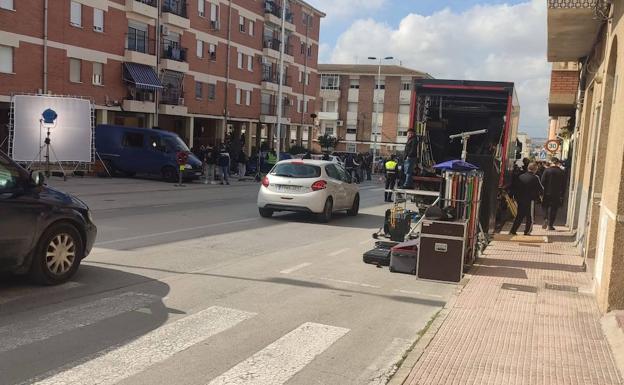 Gran revuelo en el barrio de Fátima de Molina por la presencia de Fernando Tejero en el rodaje de 'Últimas voluntades'