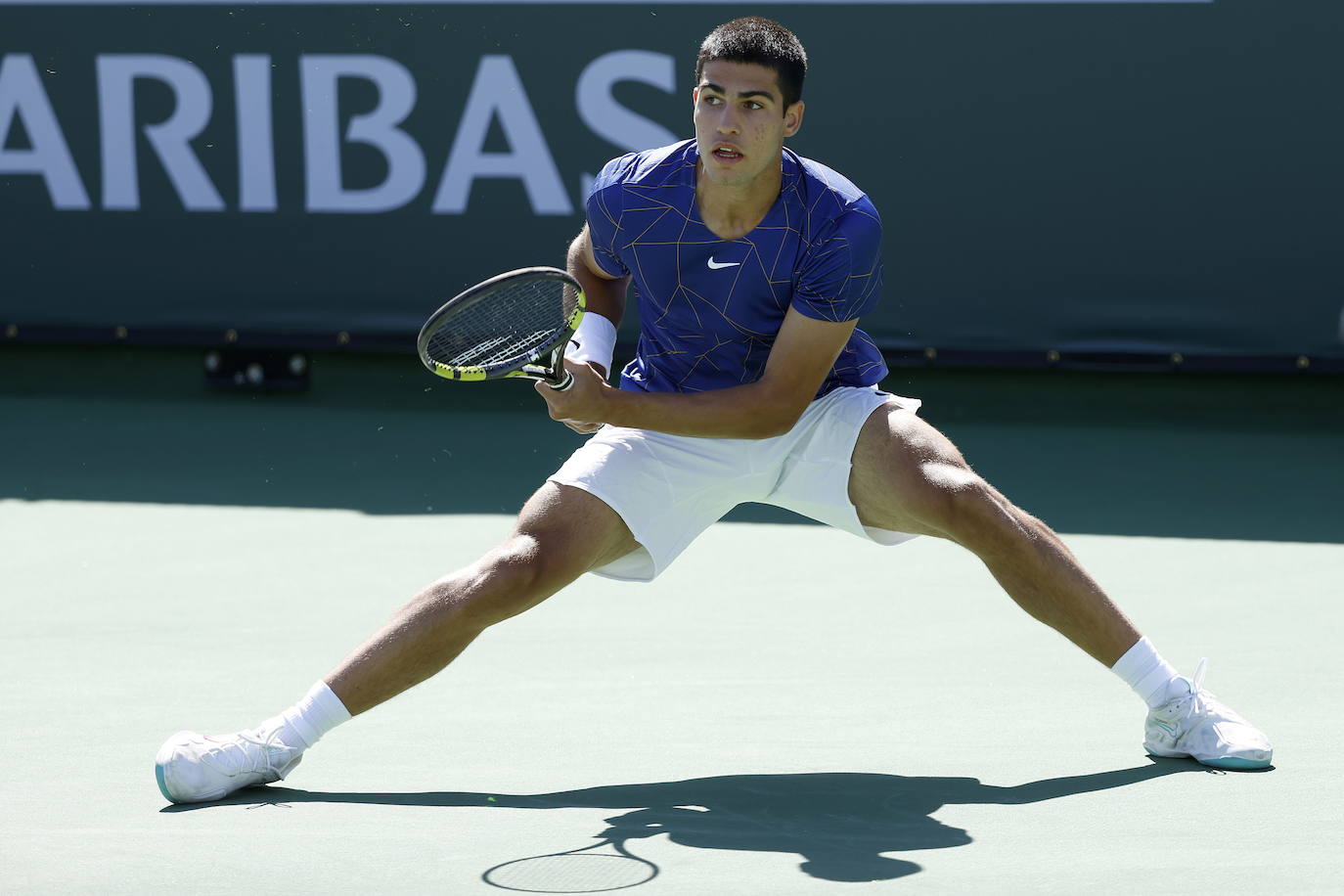 Carlos Alcaraz destroza a Bautista en Indian Wells