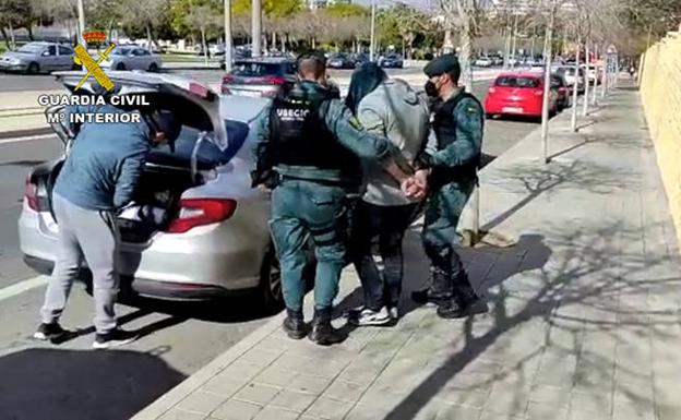 Ocho detenidos por el robo de 18 cajeros automáticos en la Región y Alicante