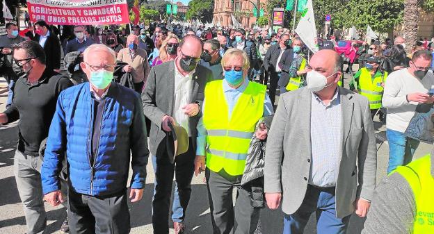 El Ayuntamiento de Orihuela reclama al Gobierno agua para la supervivencia de la agricultura del Sureste