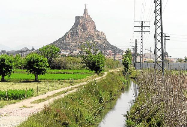 Garante de la distribución de aguas y mantenimiento de cauces en la huerta