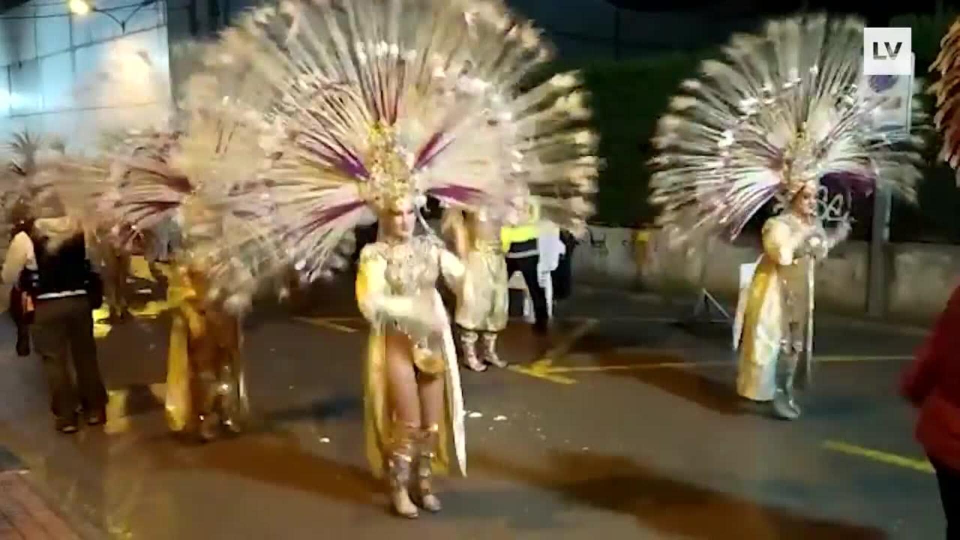 La lluvia frustra el desfile de carnaval de Mula