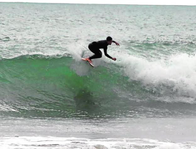 La Copa de surf se estrena en la bahía de Mazarrón