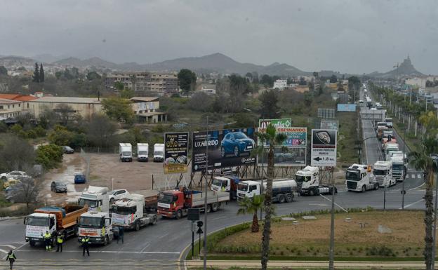 Un detenido, más de 60 denunciados y 50 identificados durante del paro de los transportistas en la Región de Murcia