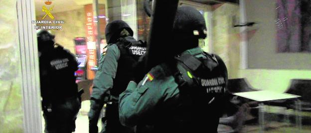 Golpe a una banda de ladrones en la Región de Murcia y Alicante que desvalijaba casas y tiendas