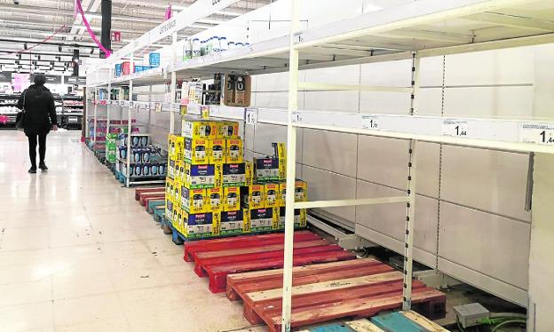 La falta de productos se nota más ya en supermercados y hostelería de la Región de Murcia